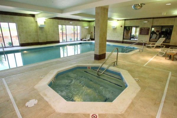 Holiday Inn Express & Suites CLEAR SPRING (Ashton)